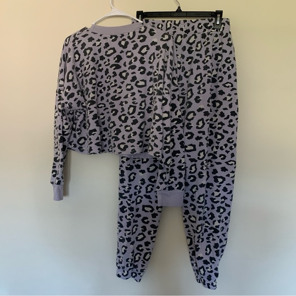 Women’s M/S COLSIE Lavender Purple Leopard Print Lounge Sweatpants Set - Picture 7 of 8